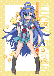  1girl antenna_hair armband artist_logo black_socks blue_sailor_collar blue_skirt blush border brown_shoes collarbone commentary_request copyright_name cosplay green_eyes hairband hand_on_own_hip highres hirano_aya izumi_konata kita_high_school_uniform kneehighs loafers logo long_hair lucky_star mochimiya_hocchi open_mouth polka_dot polka_dot_background red_armband sailor_collar scene_reference school_uniform serafuku shirt shoes skirt socks solo star_(symbol) summer_uniform suzumiya_haruhi suzumiya_haruhi_(cosplay) suzumiya_haruhi_no_yuuutsu voice_actor_connection wendee_lee white_shirt yellow_border yellow_hairband 