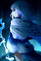  absurdres blue_eyes blue_hair enigmatic_recollection fins fish_tail gawr_gura hair_ornament highres holding holding_weapon hololive hololive_english ma_draws multicolored_hair polearm sharp_teeth smile tail teeth trident virtual_youtuber weapon white_hair 