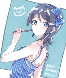 1girl arm_at_side asymmetrical_hair back bare_arms bare_shoulders birthday blue_bow blue_eyes blue_hair blue_hairband blue_shirt bow bow_hairband breasts cat_symbol closed_mouth commentary_request dated english_text frilled_shirt frills from_side hair_ornament hairband hairclip hand_up happy_birthday holding holding_pen idolmaster idolmaster_dearly_stars looking_at_viewer looking_to_the_side mizutani_eri nara1508 pen shirt short_hair sleeveless sleeveless_shirt small_breasts solo standing upper_body 