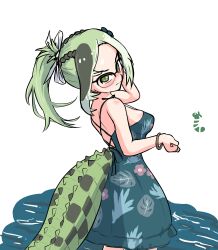  1girl absurdres alternate_costume bare_shoulders blue_dress blush bow bracelet crocodile_girl crocodilian_tail dress from_behind glasses green_eyes green_hair hair_bow highres jewelry kemono_friends leaf_print looking_at_viewer looking_back multicolored_hair nokemono-san_(bocchi_friend) ponytail print_dress saltwater_crocodile_(kemono_friends) short_hair sleeveless solo spaghetti_strap tail water 