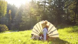  1girl animated audible_music bloodraven brown_hair cosplay dandelion dandelion_seed female_focus flower folding_fan grass hand_fan holding holding_fan holding_flower japanese_clothes naruto_(classic) naruto_(series) nature outdoors quad_tails real_life short_hair solo sound tagme temari_(naruto) temari_(naruto)_(cosplay) tree video walking 