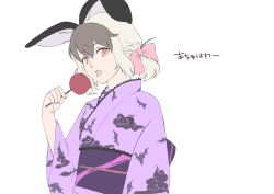 1girl absurdres animal_ears bat_ears bat_girl brown_eyes brown_hair brown_long-eared_bat_(kemono_friends) candy extra_ears food grey_hair highres japanese_clothes kemono_friends kemono_friends_v_project kimono li_s_o long_hair looking_at_viewer multicolored_hair pink_ribbon purple_kimono ribbon simple_background solo streaked_hair tongue translation_request upper_body virtual_youtuber