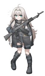 1girl absurdres aged_down ahoge an-94 an-94_(girls&#039;_frontline) aqua_eyes assault_rifle black_boots black_gloves black_hairband boots cheogtanbyeong closed_mouth commentary_request girls&#039;_frontline gloves gun hairband highres holding holding_gun holding_weapon korean_commentary long_hair rifle simple_background solo weapon white_background white_hair