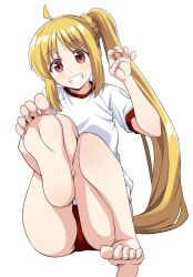 Rule 34 | 1girl, ahoge, bare legs, barefoot, blonde hair, blush, bocchi the rock!, buruma, feet, foot focus, grin, gym shirt, gym uniform, ijichi nijika, long hair, looking at viewer, ponytail with braided base, ponzu rui, red buruma, red eyes, shirt, short sleeves, side ponytail, simple background, sitting, smile, soles, solo, very long hair, white background, white shirt