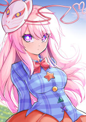 1girl blue_shirt bow bowtie breasts bright_pupils closed_mouth commentary_request fox_mask fub_(fubimanji) hat hata_no_kokoro highres kokoro_day long_hair long_sleeves looking_at_viewer mask mask_on_head outdoors pink_eyes pink_hair plaid_clothes plaid_shirt red_bow red_bowtie shirt sky solo star_(symbol) touhou upper_body white_pupils