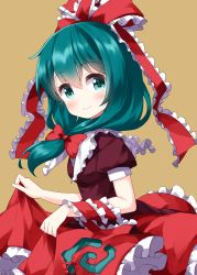 1girl bow brown_background closed_mouth dress frilled_ribbon frills from_side front_ponytail green_eyes green_hair hair_bow hair_ribbon highres holding holding_unworn_clothes holding_unworn_dress kagiyama_hina long_hair looking_at_viewer puffy_short_sleeves puffy_sleeves red_bow red_dress red_ribbon ribbon ruu_(tksymkw) short_sleeves simple_background skirt_hold smile solo spiral standing touhou