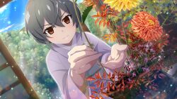 1girl blurry brown_eyes chrysanthemum closed_mouth day depth_of_field dutch_angle flower game_cg grey_hair hair_between_eyes hair_up highres higurashi_no_naku_koro_ni higurashi_no_naku_koro_ni_mei holding holding_flower ikebana indoors japanese_clothes kimiyoshi_kazuho kimono lens_flare looking_at_flowers non-web_source official_alternate_hairstyle official_art red_flower sash short_hair solo sparkle tatami tree v-shaped_eyebrows vase white_kimono wide_sleeves yellow_flower
