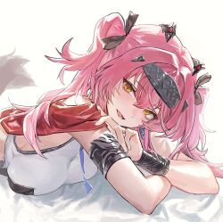 1girl black_bow bow breasts commentary_request earrings hair_between_eyes hair_bow hairband headgear highres jewelry large_breasts long_hair looking_at_viewer lupa_(wuthering_waves) metal_hairband multiple_hair_bows okoge_(koge_chan) open_mouth pink_hair red_pupils red_sash sash smile solo tail upper_body wolf_tail wrist_guards wuthering_waves yellow_eyes