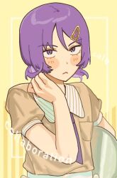 1girl :&lt; blush breast_pocket commentary_request contrast_collar employee_uniform fujii_ayame futsuu_no_keion-bu hair_ornament hairclip hand_on_own_neck holding holding_tray inset_border looking_at_viewer mano_(atsushiiii2277) necktie official_alternate_costume orange_shirt pocket puffy_short_sleeves puffy_sleeves purple_eyes purple_hair purple_necktie sanpaku shirt short_hair short_sleeves short_twintails solo striped_collar striped_sleeve_cuffs tray twintails upper_body waitress yellow_background