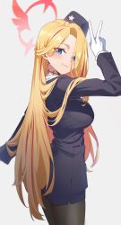 1girl black_hat black_pantyhose black_skirt blonde_hair blue_archive blue_eyes blush breasts closed_mouth cowboy_shot fang gloves grey_background halo hat highres large_breasts long_hair long_sleeves looking_at_viewer official_alternate_costume pantyhose pina_(blue_archive) pina_(guide)_(blue_archive) red_halo reulem simple_background skin_fang skirt smile solo tour_guide v white_gloves