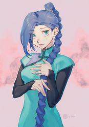 1girl artist_name asymmetrical_bangs black_sleeves blue_hair braid braided_ponytail breasts china_dress chinese_clothes closed_mouth dated dress female_focus godzillapigeon1 green_dress green_eyes hair_over_shoulder hair_tie hand_on_own_chest hands_up high_ponytail highres layered_sleeves long_sleeves looking_at_viewer medium_breasts mole mole_under_eye outline pink_background ponytail scissor_seven short_over_long_sleeves short_sleeves signature simple_background single_braid solo thirteen_(scissor_seven) upper_body white_outline