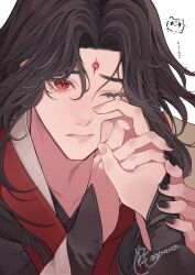 2boys absurdres black_hair black_hanfu chinese_clothes closed_mouth crying crying_with_eyes_open dog facial_mark forehead_mark hanfu highres holding_another&#039;s_wrist holding_hands long_hair long_sleeves looking_ahead luo_binghe male_focus multiple_boys one_eye_closed out_of_frame red_eyes renzha_fanpai_zijiu_xitong shen_qingqiu simple_background tears trembling tsubame-shi_(tubame) upper_body white_background zuiyin