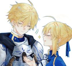 1boy 1girl ahoge armor arthur_pendragon_(fate) artist_name artoria_pendragon_(fate) blonde_hair blue_ribbon bun_with_braided_base closed_eyes closed_mouth commentary fate/grand_order fate/prototype fate/stay_night fate_(series) hair_between_eyes hair_bun hair_ribbon hand_up highres motion_lines nigiri nodding open_mouth ribbon saber_(fate) short_hair sidelocks sideways_mouth simple_background smile sparkle symbol-only_commentary talking twitter_username u_u upper_body watermark white_background