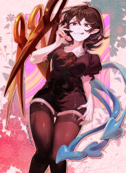 1girl :q abstract_background absurdres asymmetrical_wings black_hair blue_wings bow bowtie breasts brown_bow brown_bowtie brown_dress brown_thighhighs closed_mouth commentary dress erty113 feet_out_of_frame fingernails floral_background highres houjuu_nue looking_at_viewer medium_breasts pink_background pointy_ears red_eyes red_wings short_dress short_hair short_sleeves skindentation smile solo symbol-only_commentary thighhighs tongue tongue_out touhou wings