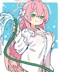 1girl ahoge blue_archive blue_background blush bow braid breasts cleavage closed_mouth commentary_request cowboy_shot green_eyes hair_bow halo hanako_(blue_archive) hanako_(swimsuit)_(blue_archive) holding holding_hose hose huge_breasts long_sleeves looking_at_viewer official_alternate_costume onyhakase pink_hair pink_halo pinky_out shirt smile solo white_bow white_shirt