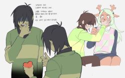 1girl 1other animal_ears antlers black_shirt blonde_hair blood checkered_clothes checkered_vest clenched_teeth commentary_request covering_another&#039;s_mouth deer_antlers deer_ears deer_girl deltarune furry furry_female green_shirt heart highres holding holding_heart horns korean_commentary korean_text kris_(deltarune) noelle_holiday shirt striped_clothes striped_shirt teeth translation_request ttudolee vest