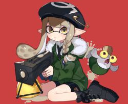 1girl beret black_boots black_hat black_necktie black_shorts blonde_hair boots braid closed_mouth coat collared_shirt commentary_request full_body fur-trimmed_hood fur_trim green_coat hat hat_pin holding holding_weapon hood hood_down hooded_coat inkling inkling_girl inkling_player_character long_hair long_sleeves looking_at_viewer necktie nintendo noamem pointy_ears salmonid shirt shorts single_braid sitting smallfry_(splatoon) splat_bomb_(splatoon) splatoon_(series) splatoon_3 splattershot_jr._(splatoon) tentacle_hair wariza weapon white_shirt yellow_eyes