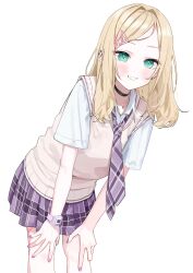 1girl absurdres black_choker blonde_hair blush choker collared_shirt commentary ear_piercing green_eyes hair_ornament hairclip hanada_ten hands_on_own_knees hashtag-only_commentary highres jewelry kurumi_noah kurumi_noah_(8th_costume) looking_at_viewer necklace necktie piercing shirt short_sleeves simple_background skirt solo sweater_vest virtual_youtuber vspo! watch white_background white_shirt wristwatch