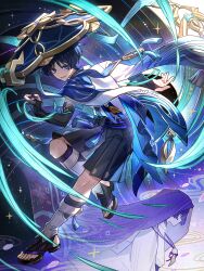 1boy black_bridal_gauntlets black_sandals blue_eyes blue_hair bridal_gauntlets fingerless_gloves full_body genshin_impact gloves grin highres large_hat looking_at_viewer male_focus sandals scaramouche_(genshin_impact) short_hair smile solo teeth tsugutoku