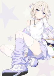 1girl arm_between_legs bare_shoulders blonde_hair bra_strap breasts choker dot_nose expressionless grey_background head_tilt highres hololive hololive_dev_is jacket jewelry kani_biimu knee_up leg_warmers long_sleeves looking_at_viewer miniskirt multicolored_hair necklace off-shoulder_shirt off_shoulder open_clothes open_jacket purple_eyes purple_footwear purple_skirt shirt shoe_soles short_hair short_shorts shorts shorts_under_skirt sitting skirt small_breasts solo streaked_hair thighhighs todoroki_hajime todoroki_hajime_(1st_costume) two_side_up virtual_youtuber white_jacket white_shirt white_thighhighs