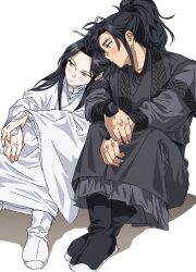 2boys black_footwear black_hair black_hanfu blush boots bujang chinese_clothes chu_wanning closed_mouth erha_he_tadebai_mao_shizun full_body hanfu head_on_another&#039;s_shoulder high_ponytail knees_to_chest korean_commentary leaning_on_person long_hair long_sleeves looking_at_another looking_to_the_side mo_ran multiple_boys ponytail purple_eyes sitting white_footwear white_hanfu wide_sleeves xiao_guan_(headdress) yaoi yellow_eyes