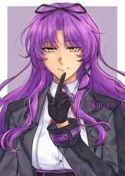 1girl artist_name black_gloves border bow curtained_hair eiyuu_densetsu gloves grey_background hair_bow highres kuro_no_kiseki kuro_no_kiseki_(series) kuro_no_kiseki_ii long_hair long_sidelocks looking_at_viewer parted_bangs portrait purple_hair renne_(eiyuu_densetsu) shiruuruu sidelocks smile solo two-tone_background upper_body white_border yellow_eyes