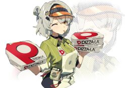 1girl anby_demara anby_demara_(operation_yum_2025) ao_(aokisora_ao) apron black_choker breasts choker collared_shirt commentary_request food_in_mouth green_shirt grey_hair hair_bun hair_ornament highres holding lightning_bolt lightning_bolt_hair_ornament lightning_bolt_symbol looking_at_viewer one_eye_closed orange_eyes pizza-la pizza_box shirt simple_background solo visor_cap white_apron white_background zenless_zone_zero zoom_layer