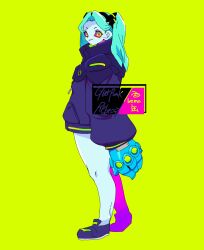 1girl aqua_eyes black_jacket breasts character_name colored_sclera cowboy_shot cyberpunk_(series) cyberpunk_edgerunners cyborg ewoageruyobemo full_body green_eyes highres jacket joints long_hair looking_at_viewer neck_tattoo rebecca_(cyberpunk) red_sclera revealing_clothes samurai_jacket_(cyberpunk) shiny_skin shoes signature simple_background small_breasts smile sneakers solo standing tattoo wide_hips yellow_background