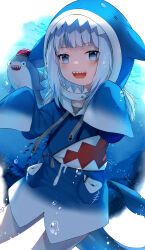 1girl absurdres animal_costume animal_hood bloop_(gawr_gura) blue_eyes blue_hair blue_hoodie fins fish_tail gawr_gura gawr_gura_(1st_costume) grey_hair highres hololive hololive_english hood hood_up hoodie medium_hair multicolored_hair shark_costume shark_girl shark_hood shark_tail sharp_teeth sidelocks smile snozaki solo streaked_hair tail teeth upper_teeth_only virtual_youtuber