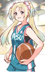 1girl absurdres alternate_costume aqua_shirt aqua_shorts ball basketball_(object) basketball_court basketball_jersey basketball_uniform black_sports_bra blonde_hair blue_eyes blue_hair blush commentary fang flower gradient_hair grin hair_flower hair_ornament highres holding holding_ball indoors link!_like!_love_live! long_hair looking_at_viewer love_live! multicolored_hair osawa_rurino parted_bangs pink_flower shirt shorts skt_(ryxxxxx) sleeveless sleeveless_shirt smile solo sports_bra sportswear sweat twintails virtual_youtuber