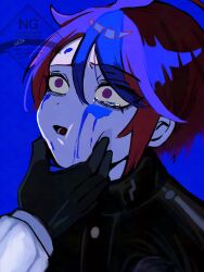 2boys aotsuki_eito black_gloves blue_background blue_eyes blue_hair crying crying_with_eyes_open gloves grabbing_another&#039;s_chin hair_between_eyes hand_on_another&#039;s_chin highres jacket last_defense_academy_school_uniform long_sleeves male_focus messy_hair multicolored_eyes multicolored_hair multiple_boys open_mouth red_eyes red_hair simple_background sumino_takumi tears teeth the_hundred_line_-last_defense_academy- tongue upper_body white_jacket