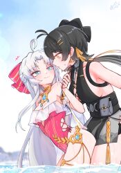 +++ 2girls ahoge antenna_hair aqua_eyes bare_shoulders black_bow black_dress black_hair bow breasts carlotta_(splashing_summer)_(wuthering_waves) carlotta_(wuthering_waves) casual_one-piece_swimsuit closed_mouth commentary_request cross-laced_clothes cross-laced_dress dated dress earrings female_rover_(wuthering_waves) hair_bow hair_ornament hair_ribbon hairclip highres jewelry large_breasts long_hair looking_at_viewer low_ponytail medium_breasts multiple_girls one-piece_swimsuit paid_reward_available parallel_hairclips parted_bangs pink_bow pink_one-piece_swimsuit ponytail ribbon rover_(wuthering_waves) signature sleeveless sleeveless_dress smile starblame striped_bow sweatdrop swimsuit thighs triangle_earrings very_long_hair wet white_hair wuthering_waves yellow_eyes yellow_ribbon