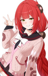 1girl absurdres black_choker black_sailor_collar black_skirt bow braid breasts cable cardigan choker commentary green_eyes grin hair_ornament hand_up highres long_hair long_sleeves looking_at_viewer next_tomountain pink_cardigan pleated_skirt red_hair sailor_collar school_uniform sidelocks simple_background skirt smile solo thighhighs ukinami_yuzuha w white_background white_bow white_thighhighs zenless_zone_zero