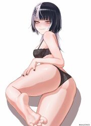 1girl artist_name ass black_bra black_hair black_panties bra breasts commentary english_commentary feet highres hololive hololive_english large_breasts long_hair looking_at_viewer looking_back multicolored_hair nihto panties shiori_novella solo split-color_hair sweat two-tone_hair underwear virtual_youtuber white_hair yellow_eyes