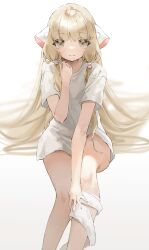 1girl blonde_hair chii chobits closed_mouth feet_out_of_frame hair_spread_out hair_tubes highres invisible_chair long_hair looking_at_viewer nakony robot_ears shirt simple_background sitting solo very_long_hair white_background white_shirt yellow_eyes