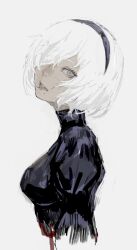 1girl 2b_(nier:automata) black_hairband blood blood_drip grey_eyes hair_over_one_eye hairband highres juliet_sleeves long_sleeves looking_at_viewer nier:automata nier_(series) one_eye_covered parted_lips puffy_sleeves short_hair simple_background solo taki_(a313131333) upper_body white_background white_hair