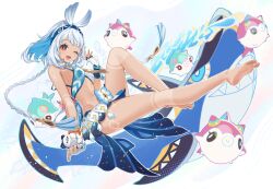 1girl absurdres bare_legs barefoot blue_hair fingerless_gloves fish-shaped_pupils full_body genshin_impact gloves highres long_hair looking_at_viewer mualani_(genshin_impact) multicolored_hair navel one_eye_closed open_mouth red_eyes simple_background smile solo stomach symbol-shaped_pupils white_background white_gloves white_hair yu-ri_(arium047)