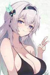 1girl absurdres alternate_costume bare_shoulders bikini black_bikini black_bow black_hairband blue_eyes blush bow closed_mouth collarbone commentary firefly_(honkai:_star_rail) gradient_hair green_hair green_pupils grey_hair hair_between_eyes hair_bow hairband hand_up highres honkai:_star_rail honkai_(series) long_hair looking_at_viewer multicolored_eyes multicolored_hair pink_eyes pisuke_(user_kcmh2774) solo sweatdrop swimsuit two-tone_eyes upper_body v
