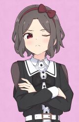 1girl absurdres belt black_bow black_bowtie blush bow bow_hairband bowtie brown_hair clothing_cutout collared_shirt commentary_request dress_shirt ebizuka_tomo frown girls_band_cry hairband highres layered_shirt medium_hair mimori_(mimori_05) one_eye_closed parted_bangs pink_background red_bow red_eyes red_hairband shirt shoulder_cutout simple_background solo upper_body white_belt white_shirt