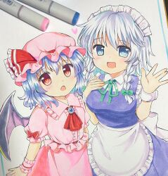 2girls :d :o apron art_tools_in_frame ascot bat_wings blue_eyes blue_hair blue_vest blush bow braid center_frills collared_shirt commentary_request fang frilled_shirt_collar frills green_bow green_ribbon grey_hair hair_bow hat hat_ribbon highres izayoi_sakuya long_hair looking_at_viewer maid maid_headdress marker marker_(medium) mob_cap multiple_girls neck_ribbon open_mouth pink_hat pink_shirt pink_skirt puffy_short_sleeves puffy_sleeves ramudia_(lamyun) red_ascot red_eyes red_ribbon remilia_scarlet ribbon shirt short_hair short_sleeves side_braids skin_fang skirt smile touhou traditional_media vest waving white_apron wings wrist_cuffs