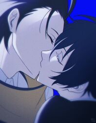2boys aquam0n1ca black_hair black_jacket blue_background closed_eyes commentary_request highres jacket kiss male_focus mochizuki_ryouji multiple_boys persona persona_3 scarf short_sideburns upper_body yaoi yellow_scarf yuuki_makoto_(persona_3)