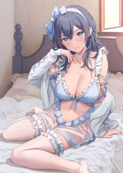 1girl black_hair blue_bra bra breasts cleavage closed_mouth frilled_thigh_strap green_eyes hair_between_eyes highres indoors jewelry large_breasts long_hair looking_at_viewer navel on_bed original revision ring shamakho sitting sleepwear smile solo thigh_strap thighhighs underwear uruka_(kenzen_kanojo_uruka-chan) wariza white_thighhighs