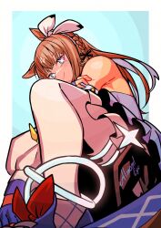 +_+ 1girl almond_eye_(umamusume) animal_ears anklet bare_shoulders blue_eyes blue_shoes blush bow_hairband brown_hair character_name closed_mouth detached_sleeves dress from_below hairband highres holding_own_arm horse_ears jewelry knee_up long_hair long_sleeves looking_at_viewer looking_down petoka shoes sitting sleeveless sleeveless_dress smile solo thighhighs umamusume
