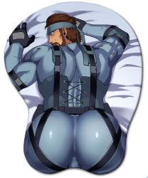 Rule 34 | 1boy, ass, ass focus, ass mousepad, back, bara, beard, bed sheet, bodysuit, brown hair, bulge, facial hair, headband, looking at viewer, looking back, male focus, manly, metal gear (series), mousepad (medium), muscular, mustache, sakuramarusan, short hair, skin tight, solid snake, solo, thick thighs, thighs, tight clothes, white background