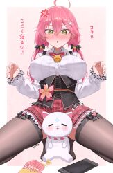 1girl ahoge angry bell black_corset black_thighhighs blush bow bowtie breasts cat convenient_censoring corset flower_ornament highres hololive jingle_bell large_breasts long_hair long_sleeves looking_down low_twintails pink_background pink_hair plaid_clothes plaid_skirt pleated_skirt red_bow red_bowtie red_skirt sakura_miko shirt simple_background skirt solo squatting thighhighs translation_request twintails virtual_youtuber white_shirt zetacat