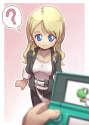 1girl ? bad_id bad_pixiv_id blonde_hair blue_eyes blurry booth_babe depth_of_field handheld_game_console jewelry kou_(pixiv_8063) mario_(series) necklace nintendo nintendo_3ds nintendo_ds pov product_placement smile solo_focus spoken_question_mark yabe_makoto yoshi