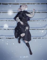 1girl black_dress black_ribbon black_shawl blade_runner blade_runner_2049 blunt_bangs bow commentary dress full_body goslingposting_(meme) grey_hair hair_bow highres hintobento lapwing_(vrchat) lying meme on_back ponytail ribbon shawl snow snowing solo stairs vrchat