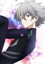 1boy absurdres adam&#039;s_apple bodysuit chiyu_(bokunopiko) closed_mouth commentary from_side grey_hair hair_behind_ear hair_between_eyes hashtag-only_commentary highres looking_at_viewer male_focus mecha_pilot_suit nagisa_kaworu neon_genesis_evangelion plugsuit_(evangelion) red_eyes smile solo