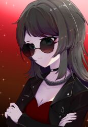 1girl absurdres aqua_eyes bang_dream! bang_dream!_it&#039;s_mygo!!!!! black_choker black_hair black_jacket breasts choker cleavage commentary eyes_visible_through_eyewear highres jacket jewelry medium_hair necklace open_clothes open_jacket red_background red_shirt round_eyewear shirt solo sunglasses tanuki_(pixiv33822028) upper_body yahata_umiri