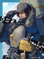 Rule 34 | 2boys, 5tatsu, baseball cap, blue bow, bow, brown hair, death stranding 2: on the beach, facial hair, furrowed brow, gloves, grey gloves, grey hat, grey jacket, hair slicked back, hat, highres, jacket, male focus, mole, mole on cheek, mountain, multiple boys, parted bangs, sam porter bridges, short hair, stubble, sunglasses, upper body, yellow background